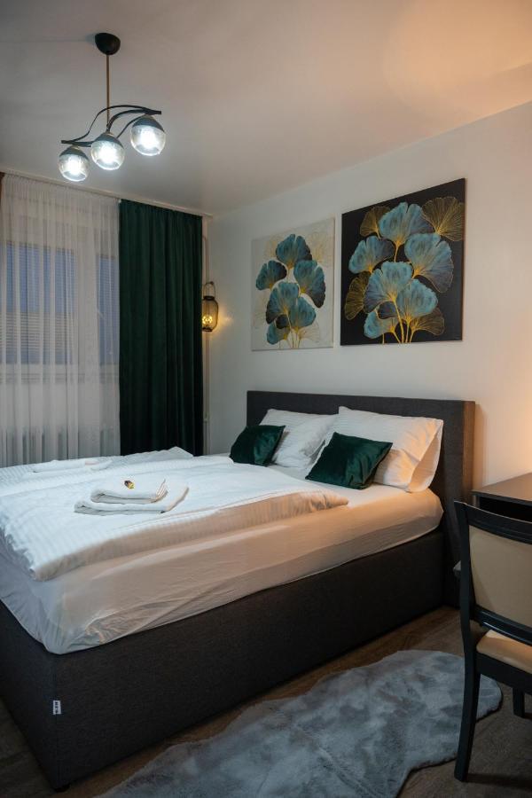 Apartman Pozoriste Penthaus Μπάνια Λούκα Εξωτερικό φωτογραφία